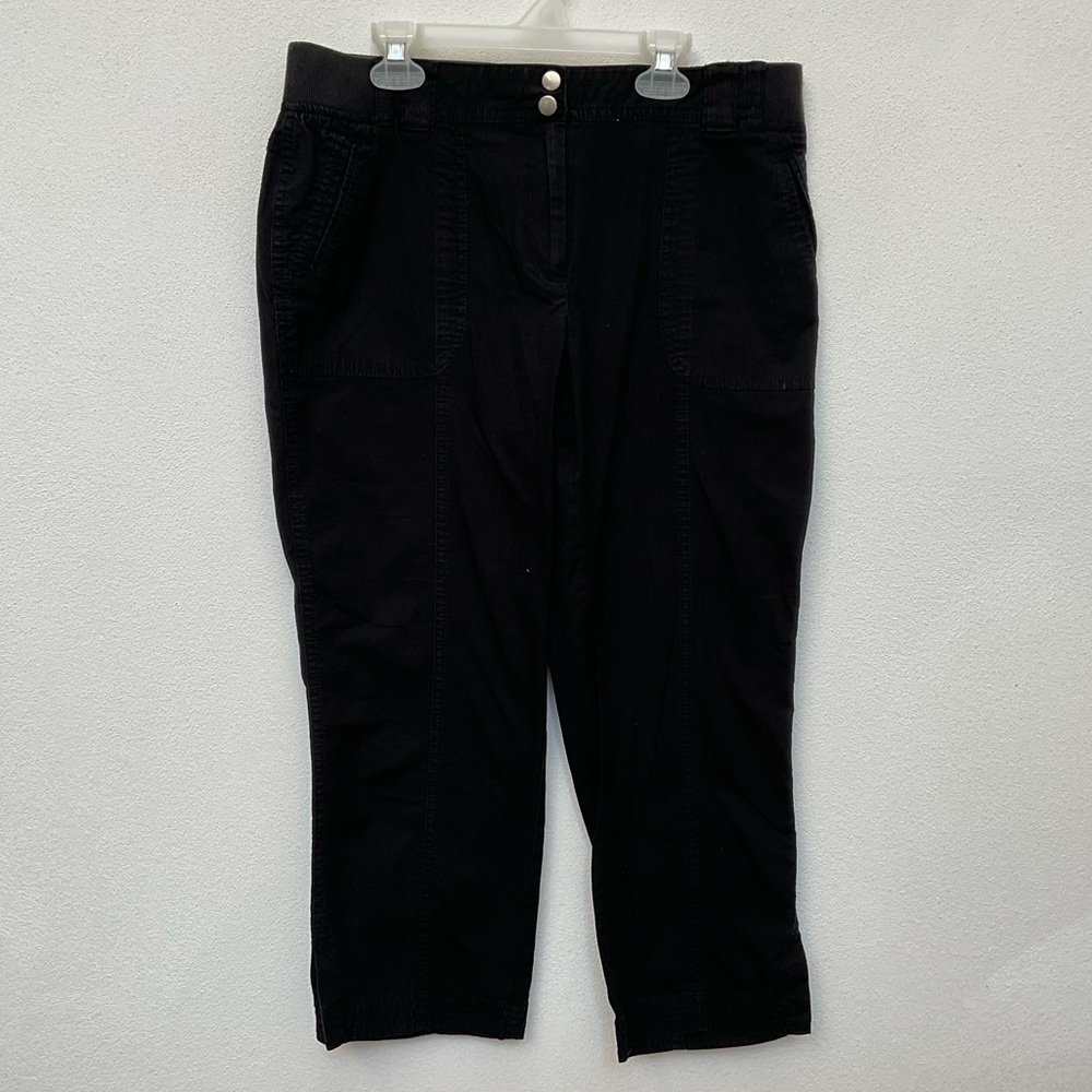 Chico's Black Double Snap Capri Pants Size 0.5 US Small/6 Spring Casual